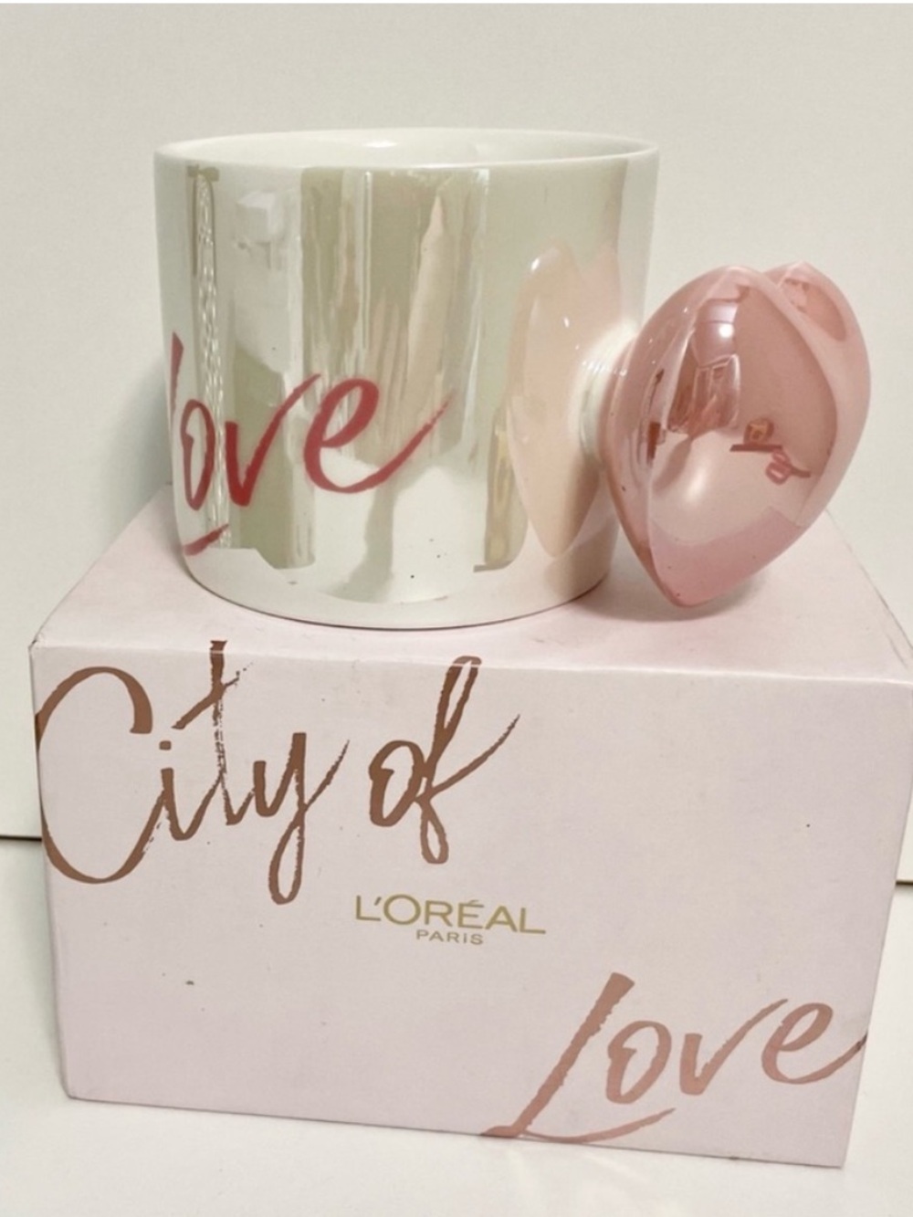 L'Oréal City of Love Pink Ceramic Mug with Heart Lid